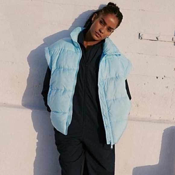 Free people movement In A Bubble Puffer Vest sky high - Picture 1 of 4